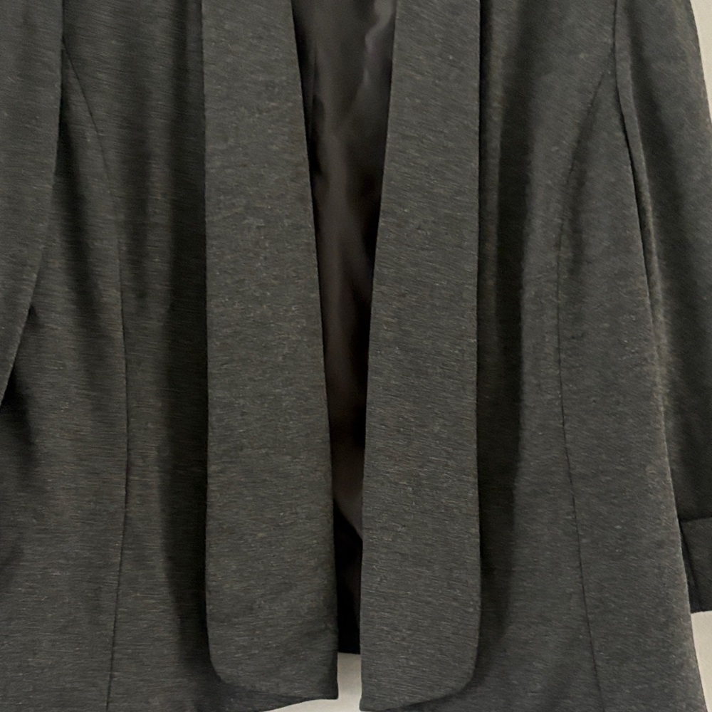 Jones Studio Elegant Black Blazer - Picture 3 of 5